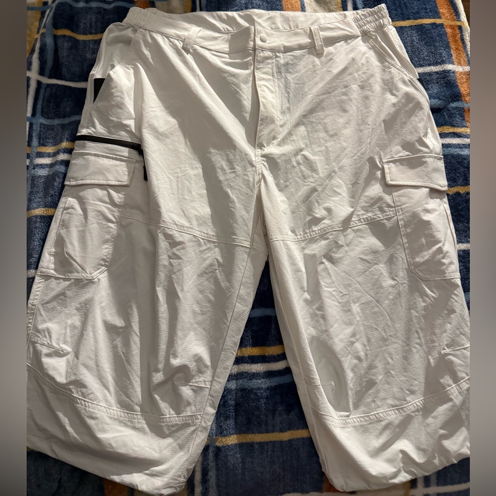Men's White Cargo Shorts
